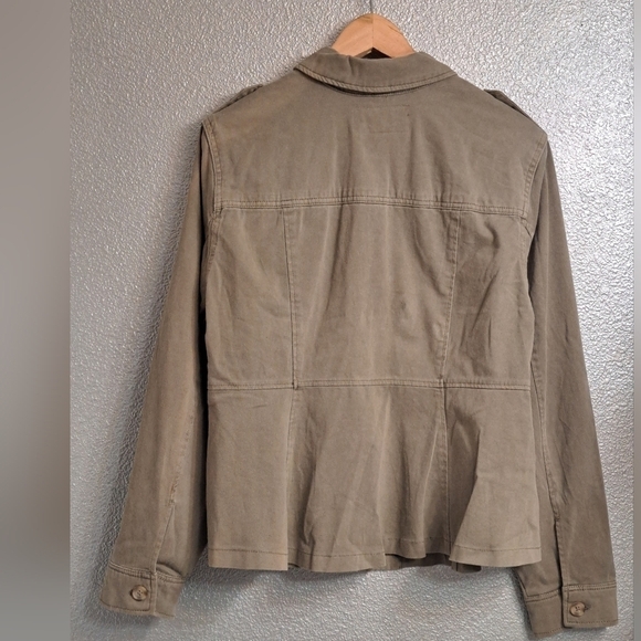 NWT Torrid Feel The Fit Button Down Jacket    Size  2 - Picture 2 of 6